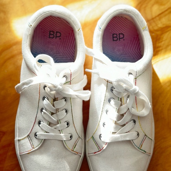 BP White Canvas Lace-Up Sneakers - Picture 2 of 4